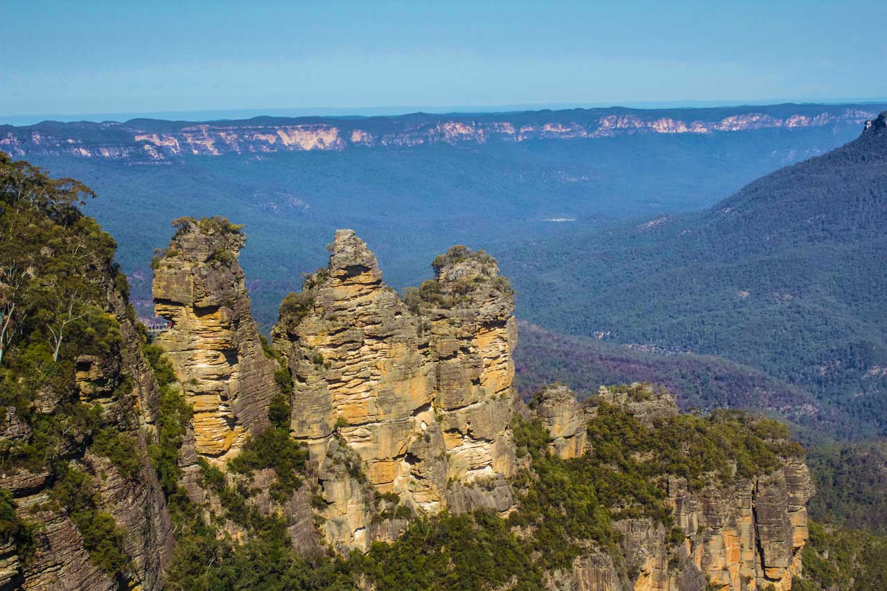 Blue Mountains Look out over the ranges